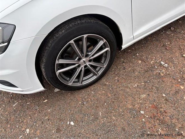 Personenauto - afbeelding 19 van  19