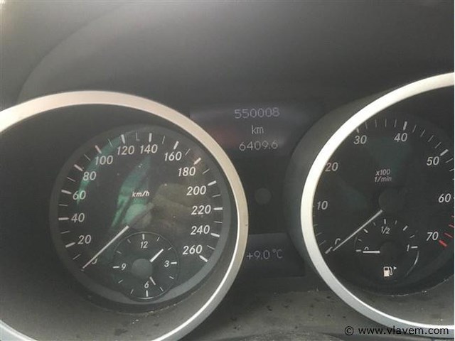Personenauto - afbeelding 2 van  23