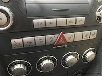 Personenauto - afbeelding 7 van  23