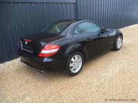 Personenauto - afbeelding 9 van  23