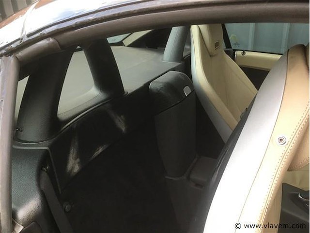 Personenauto - afbeelding 16 van  23
