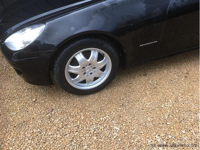 Personenauto - afbeelding 12 van  23
