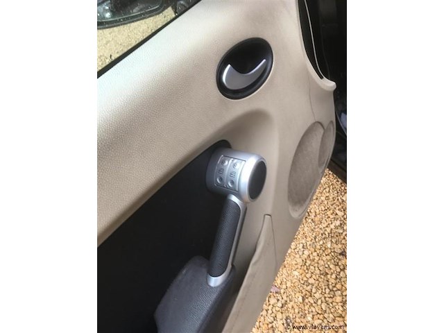 Personenauto - afbeelding 21 van  23