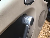 Personenauto - afbeelding 21 van  23