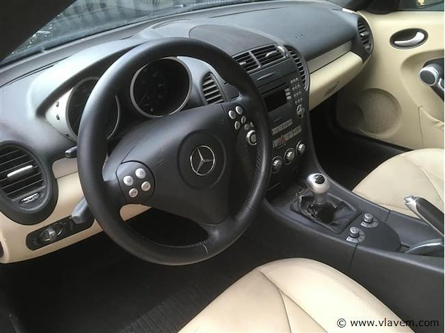 Personenauto - afbeelding 23 van  23