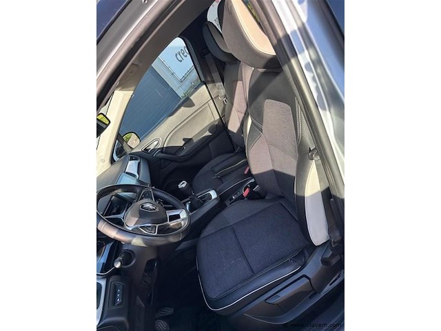 Personenauto - afbeelding 5 van  22