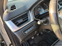 Personenauto - afbeelding 7 van  22