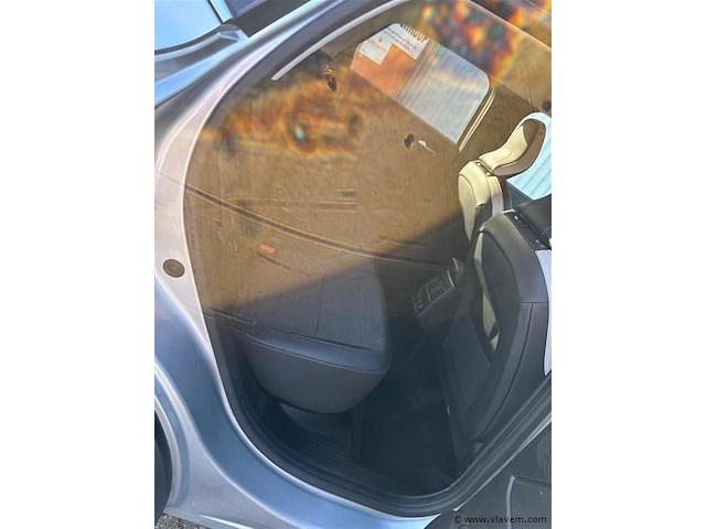Personenauto - afbeelding 11 van  22