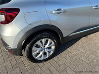 Personenauto - afbeelding 14 van  22