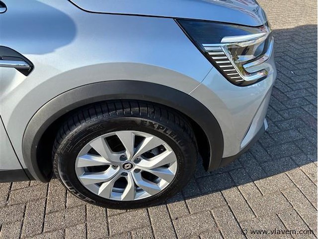 Personenauto - afbeelding 15 van  22