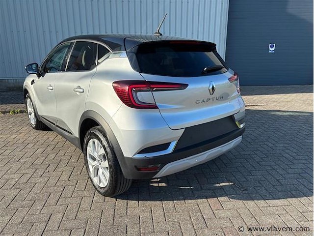 Personenauto - afbeelding 12 van  22