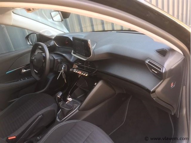 Personenauto - afbeelding 3 van  25