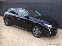 Personenauto - afbeelding 1 van  25