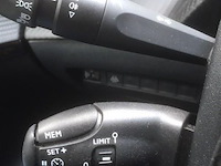 Personenauto - afbeelding 13 van  25