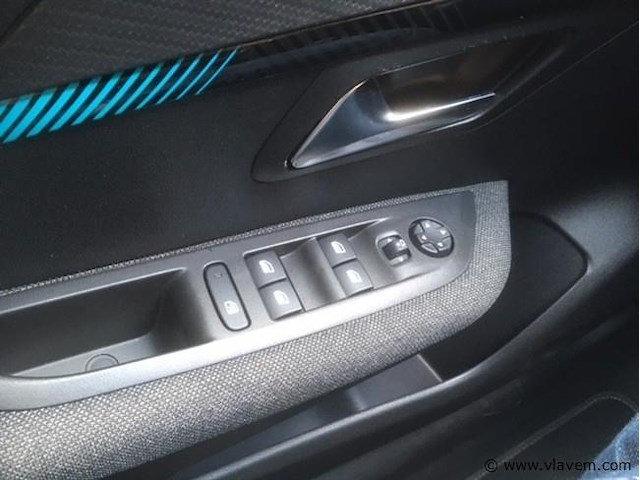 Personenauto - afbeelding 15 van  25