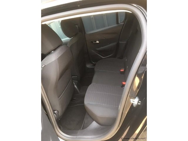 Personenauto - afbeelding 16 van  25