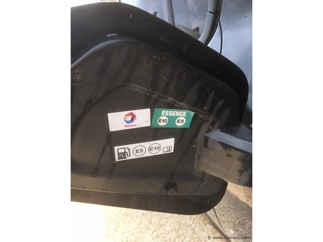Personenauto - afbeelding 17 van  25