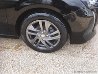 Personenauto - afbeelding 22 van  25