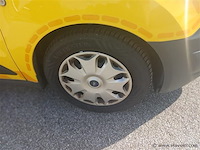 Personenauto - afbeelding 9 van  9