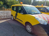 Personenauto - afbeelding 1 van  8