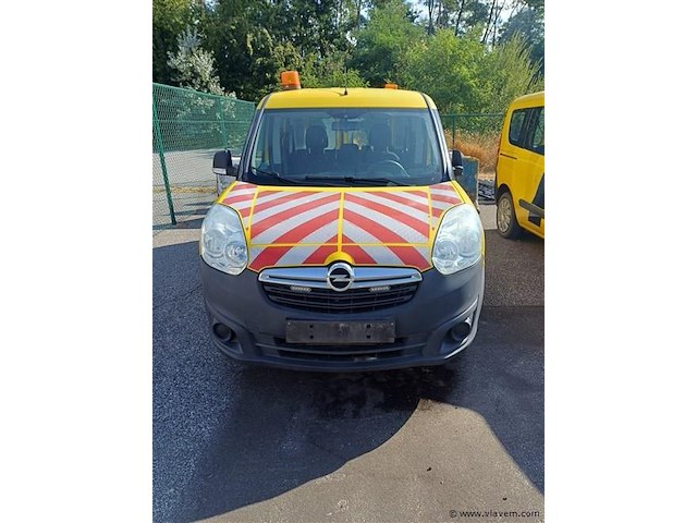 Personenauto - afbeelding 3 van  8