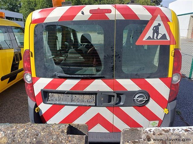 Personenauto - afbeelding 4 van  8