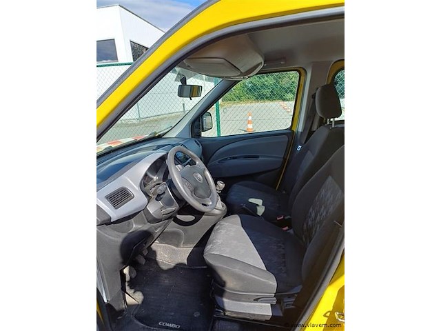 Personenauto - afbeelding 7 van  8
