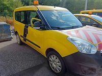 Personenauto - afbeelding 1 van  4
