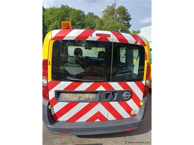 Personenauto - afbeelding 4 van  4