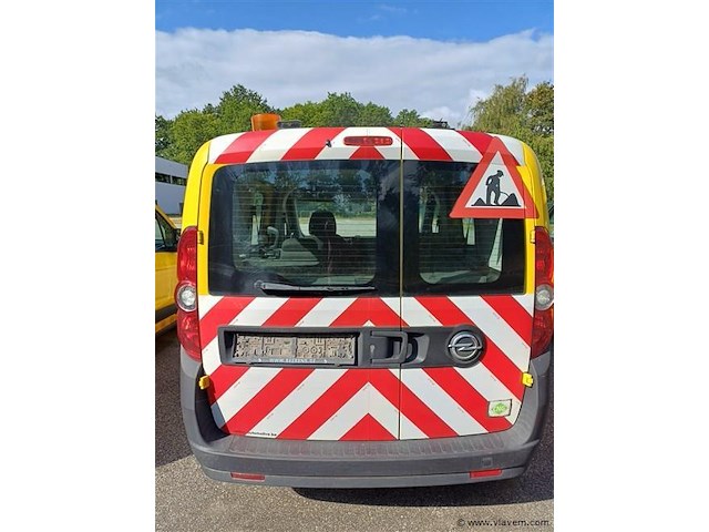 Personenauto - afbeelding 4 van  7