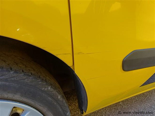 Personenauto - afbeelding 5 van  7