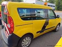 Personenauto - afbeelding 2 van  7