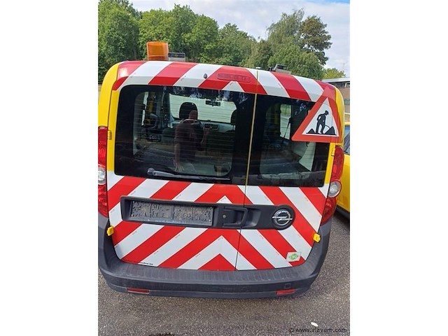 Personenauto - afbeelding 4 van  7