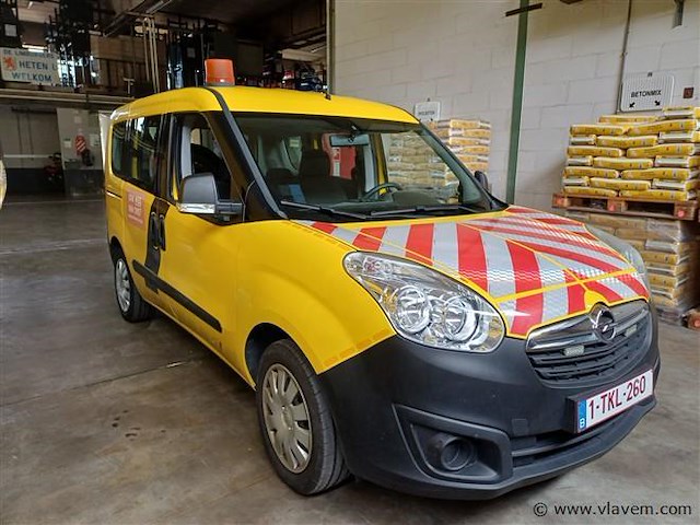 Personenauto - afbeelding 1 van  4