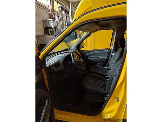 Personenauto - afbeelding 4 van  4