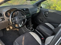 Personenauto - afbeelding 5 van  7