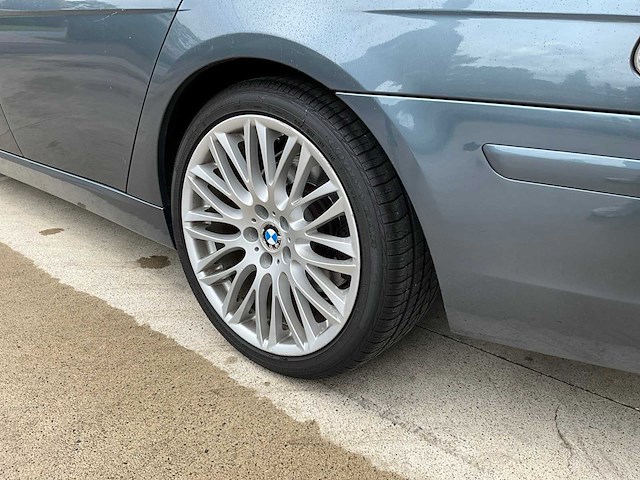 Personenauto - afbeelding 2 van  33