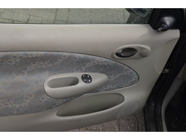 Personenwagen ford fiesta, chassisnummer: wf0bxxgajbva29125, bouwjaar: 29/10/1997 met inschrijvingsbewijs, gelijkvormigheidsattest, schouwingsbewijs (verlopen), 1 sleutel - afbeelding 27 van  30