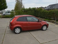 Personenwagen ford fiesta, type jd3, variant a9ja1, versie 5bdbkb, chassisnummer wf0dxxgajd6g67119, bouwjaar 12-12-2006 (2 sleutels, boorddocumanten: gelijkvormigheidsattest) (voertuig rijdt) - afbeelding 28 van  35