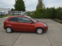 Personenwagen ford fiesta, type jd3, variant a9ja1, versie 5bdbkb, chassisnummer wf0dxxgajd6g67119, bouwjaar 12-12-2006 (2 sleutels, boorddocumanten: gelijkvormigheidsattest) (voertuig rijdt) - afbeelding 29 van  35