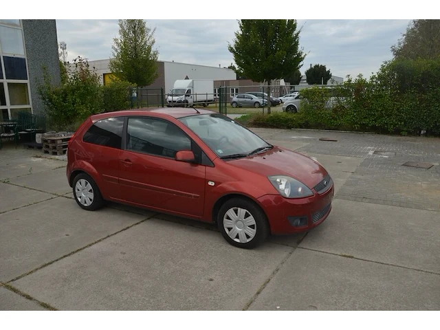 Personenwagen ford fiesta, type jd3, variant a9ja1, versie 5bdbkb, chassisnummer wf0dxxgajd6g67119, bouwjaar 12-12-2006 (2 sleutels, boorddocumanten: gelijkvormigheidsattest) (voertuig rijdt) - afbeelding 23 van  35