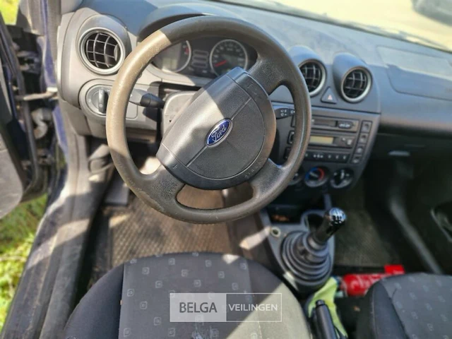 Personenwagen ford fiesta - afbeelding 4 van  15