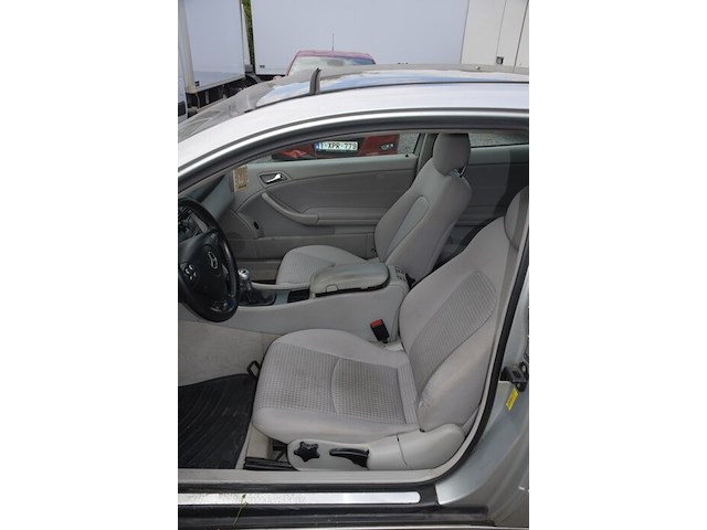 Personenwagen mercedes c180, type 203cl, variant r846k0, versie lhaaa402, ch.nr. wdb2037461a65287, bouwjaar 03-05-2004 (sleutel, alle boorddocumenten) (1) - afbeelding 3 van  40