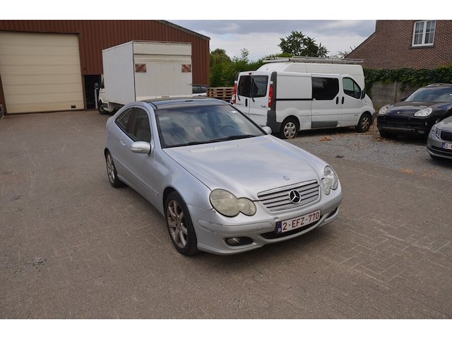 Personenwagen mercedes c180, type 203cl, variant r846k0, versie lhaaa402, ch.nr. wdb2037461a65287, bouwjaar 03-05-2004 (sleutel, alle boorddocumenten) (1) - afbeelding 16 van  40