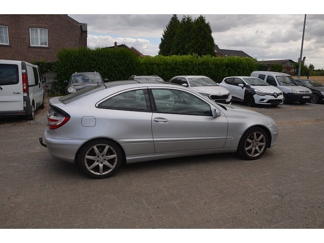 Personenwagen mercedes c180, type 203cl, variant r846k0, versie lhaaa402, ch.nr. wdb2037461a65287, bouwjaar 03-05-2004 (sleutel, alle boorddocumenten) (1) - afbeelding 30 van  40