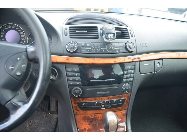 Personenwagen mercedes e220 cdi, type 211, variant u00cf0, variant tdaaa510, ch.nr. wdb2110061a407241, bouwjaar 23-09-2003 (sleutel, inschrijvingsbewijs deel i en gelijkvormigheidsattest) - afbeelding 10 van  30