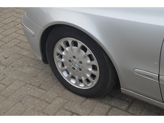 Personenwagen mercedes e220 cdi, type 211, variant u00cf0, variant tdaaa510, ch.nr. wdb2110061a407241, bouwjaar 23-09-2003 (sleutel, inschrijvingsbewijs deel i en gelijkvormigheidsattest) - afbeelding 3 van  30