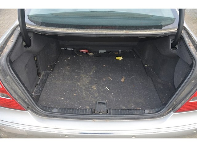 Personenwagen mercedes e220 cdi, type 211, variant u00cf0, variant tdaaa510, ch.nr. wdb2110061a407241, bouwjaar 23-09-2003 (sleutel, inschrijvingsbewijs deel i en gelijkvormigheidsattest) - afbeelding 4 van  30