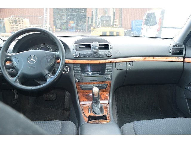 Personenwagen mercedes e220 cdi, type 211, variant u00cf0, variant tdaaa510, ch.nr. wdb2110061a407241, bouwjaar 23-09-2003 (sleutel, inschrijvingsbewijs deel i en gelijkvormigheidsattest) - afbeelding 6 van  30