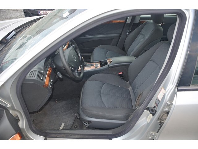 Personenwagen mercedes e220 cdi, type 211, variant u00cf0, variant tdaaa510, ch.nr. wdb2110061a407241, bouwjaar 23-09-2003 (sleutel, inschrijvingsbewijs deel i en gelijkvormigheidsattest) - afbeelding 8 van  30